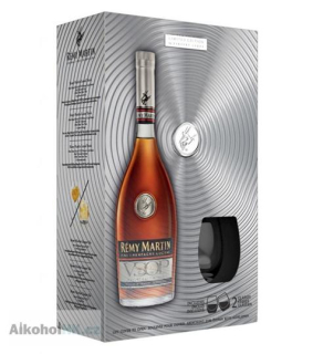 Remy Martin VSOP + 2x sklenička 0,7 l